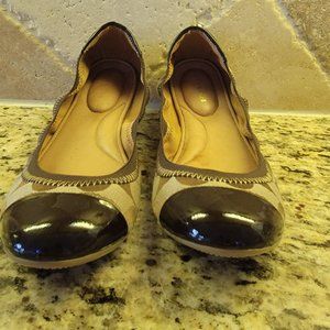 Coach Wanda Signature Logo Patent Flats Brown Tan Size 7